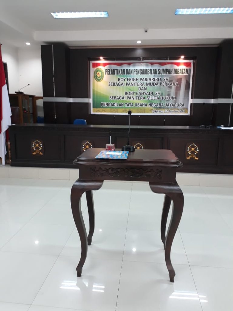 Pelantikan dan Pengambilan Sumpah Panitera Muda Perkara dan Panitera Muda Hukum PTUN Jayapura