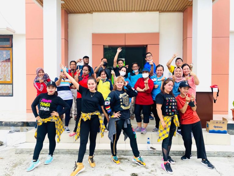 Senam zumba bersama