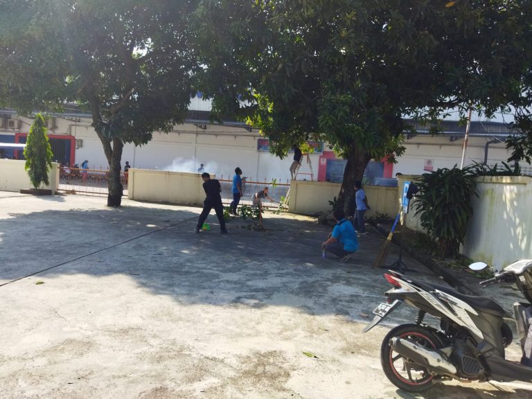 Kerja Bakti dalam Rangka Jumat Bersih