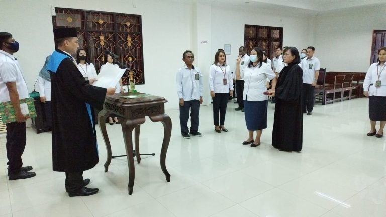 Pengambilan Sumpah/Janji Jabatan dan Pelantikan Ibu Meice Tjandra, S.E., S.H., M.H sebagai Juru Sita Pengganti pada Pengadilan Tata Usaha Negara Jayapura