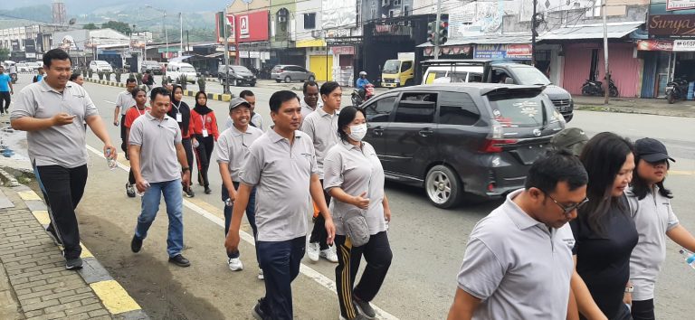 Jalan Sehat Bersama Pengadilan Tata Usaha Negara Jayapura menyongsong HUT RI dan Dirgahayu MARI