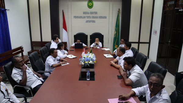 Rapat Monitoring dan Evaluasi Kepaniteraan Bahas Peningkatan Kinerja dan Layanan Peradilan 4 Image