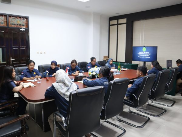 PTUN Jayapura Gelar Rapat Monitoring dan Evaluasi Kesekretariatan untuk Perkuat Tata Kelola Organisasi 7 IMG 3057