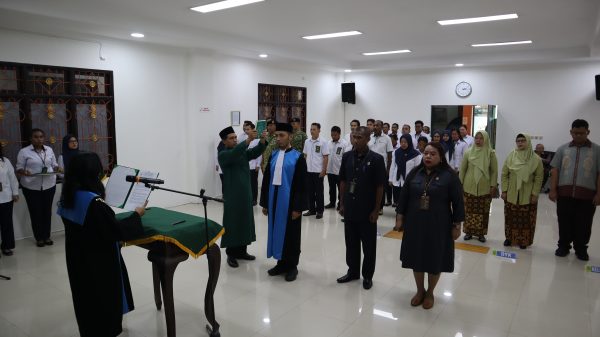 Pelantikan dan Pengambilan Sumpah Jabatan Wakil Ketua PTUN Jayapura, Perkuat Komitmen Mewujudkan Peradilan yang Berintegritas 19 IMG 3352