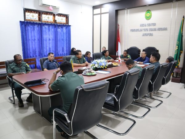 PTUN Jayapura Gelar Rapat Monitoring dan Evaluasi Kepaniteraan untuk Tingkatkan Kinerja dan Kualitas Pelayanan 13 IMG 5182
