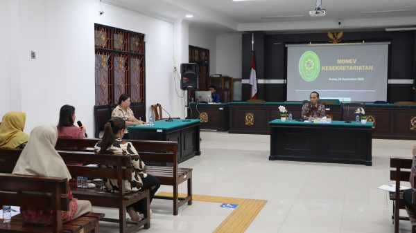 PTUN Jayapura Gelar Rapat Bulanan dan Monev untuk Evaluasi Kinerja serta Penguatan Koordinasi 11 IMG 5804