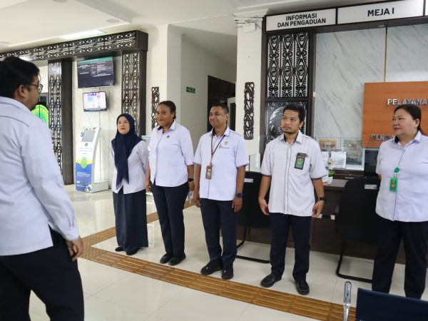 PTUN Jayapura Gelar Briefing Rutin PTSP, Perkuat Komitmen Pelayanan Prima 7 IMG 5935
